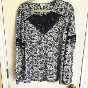Sundance navy lace, navy, white blouse size XL